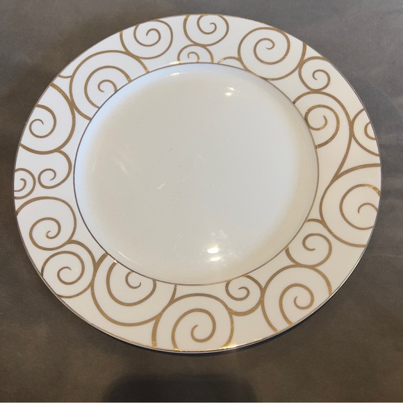 Pier 1 Retired Swirl Exclusively Hand Painted Porcelain Dinner Plate 1 - Picture 2 of 4